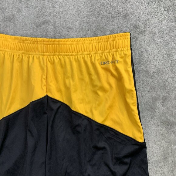 Nike Shorts Mens Medium On Field Iowa Hawkeyes Football Black Workout Gym DN5715 - Picture 11 of 11